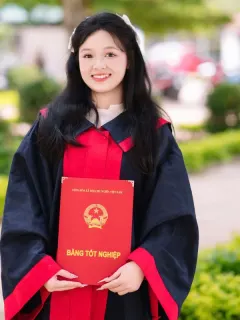 Gia sư Huỳnh Thị Yến Vy dạy kèm tại nhà